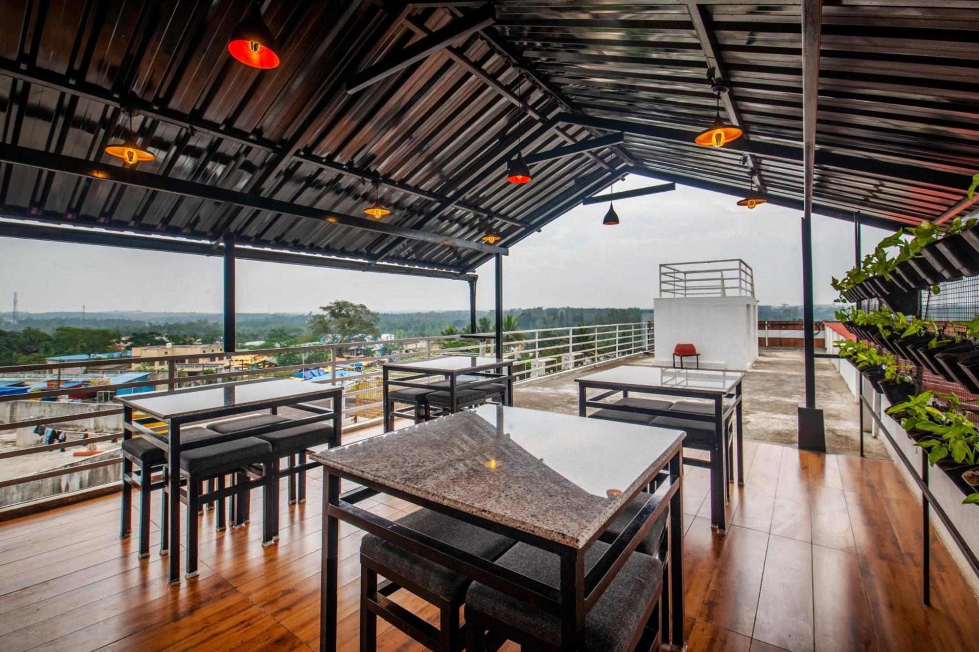 Hotel Treebo Sans Sarav Kushalnagar Madikeri Exterior foto